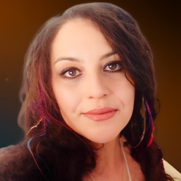 Psychic Nikki from Soul2path Psychics